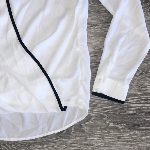 H&M v-neck layered long sleeve blouse - Picture 6 of 9